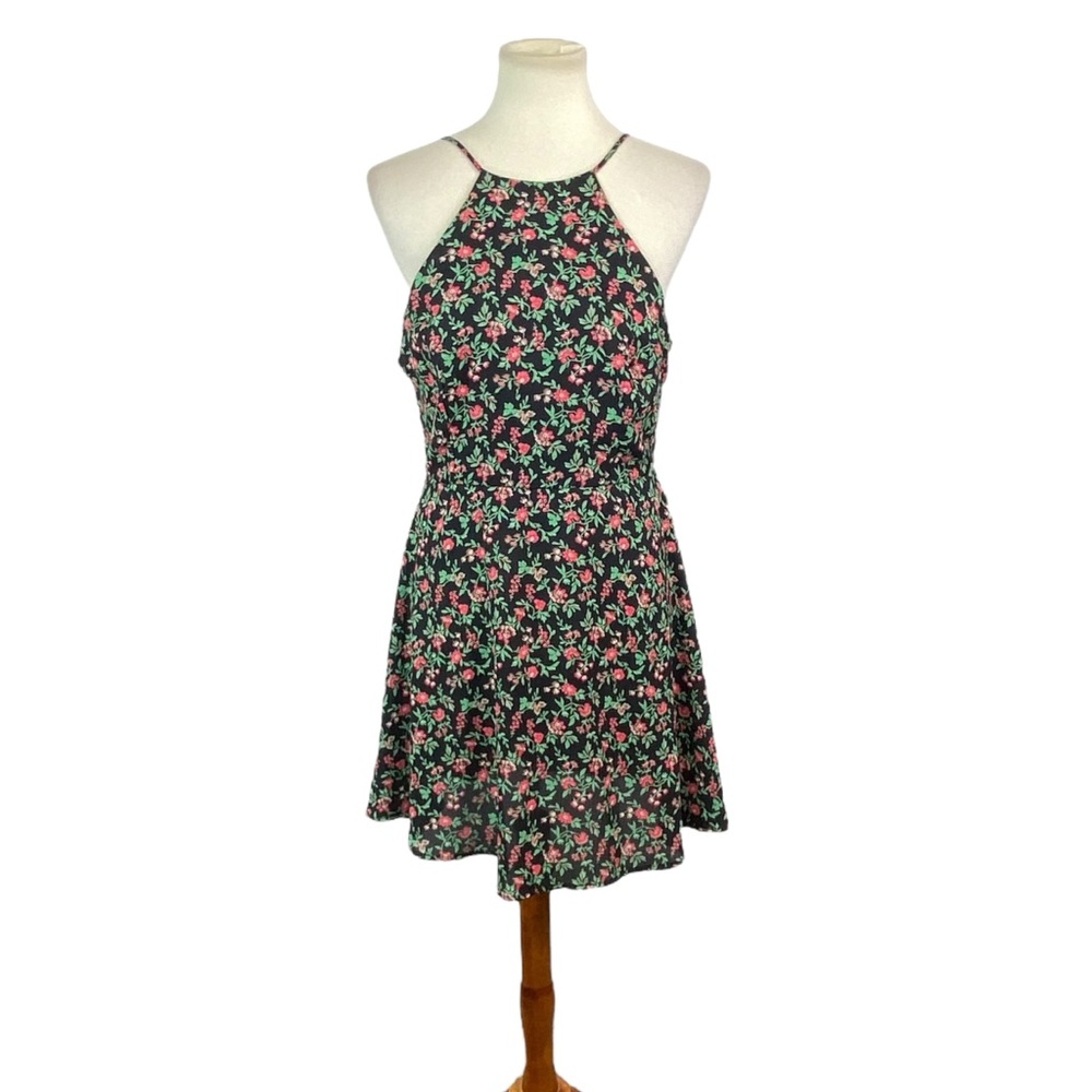 Woman’s FORE floral sleeveless dress size M
